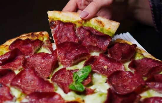 پیتزا پپرونی پستو